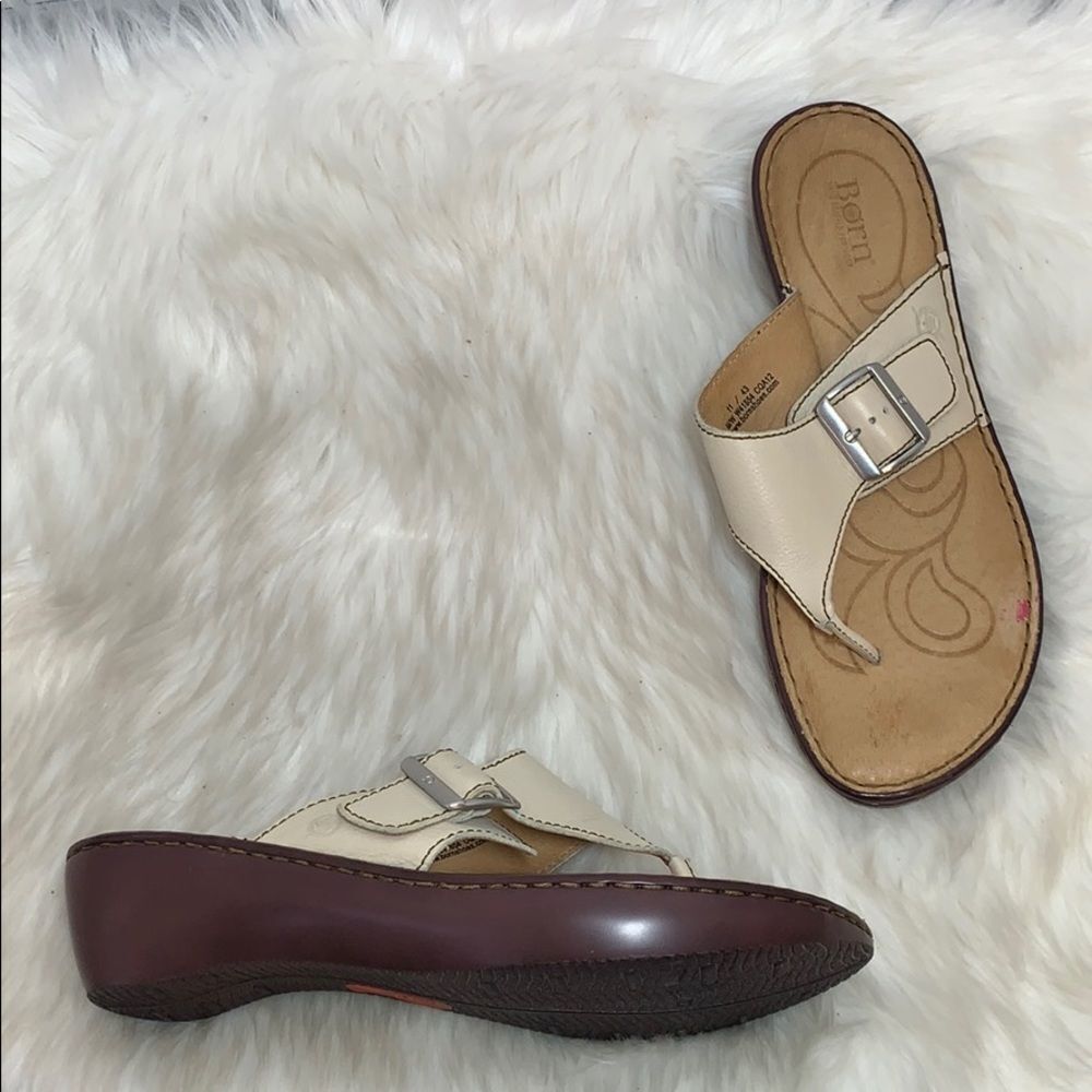 Born Beige Cream Leather Wedge Thong Sz 11‎